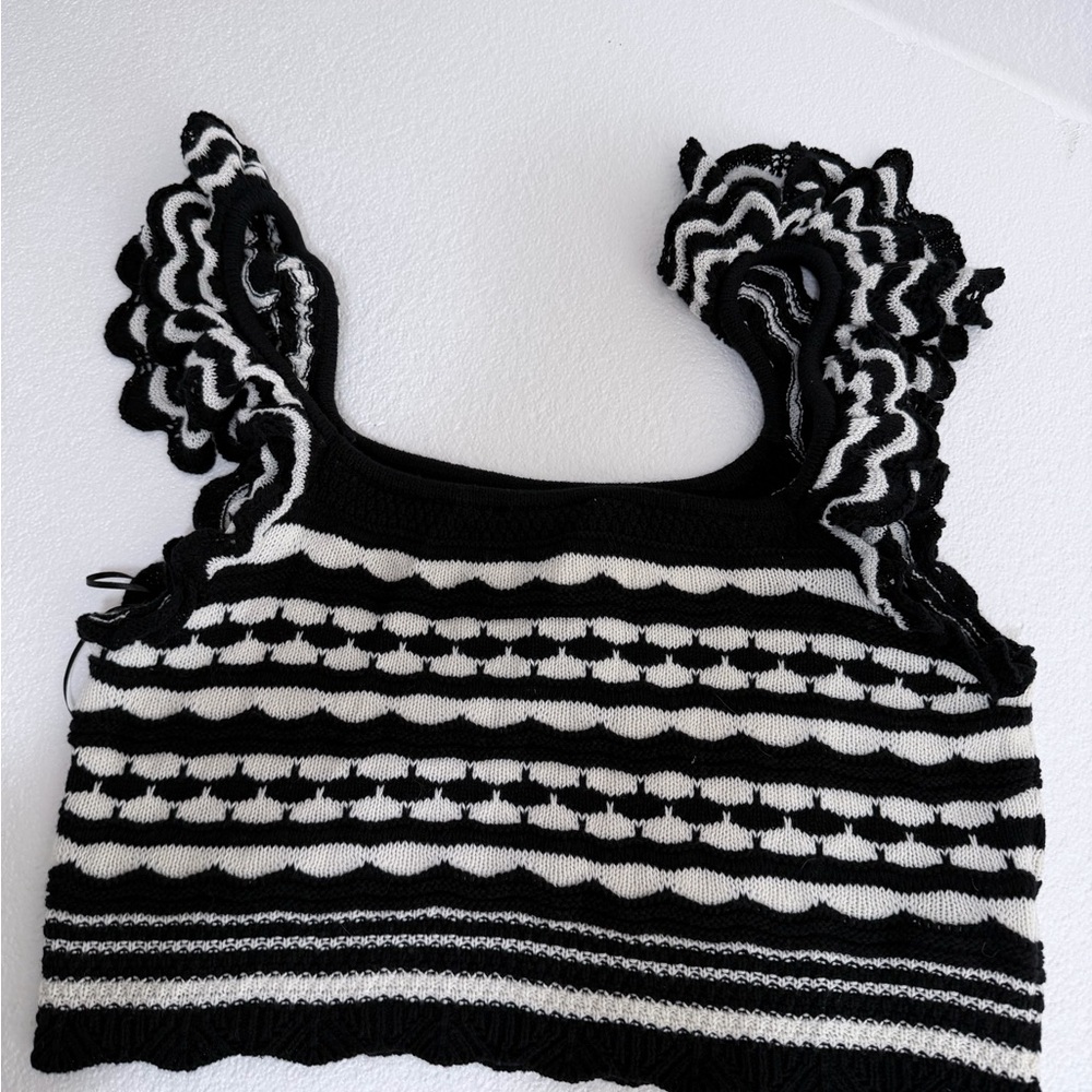 H&M Monochrome Knit Top